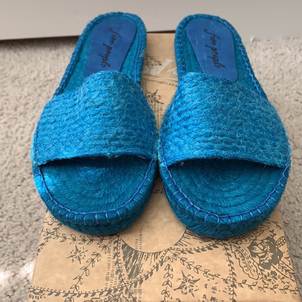 NWT- Free People- Blue Beach Front Espadrille slide Sandal- Size Women 38/ 8